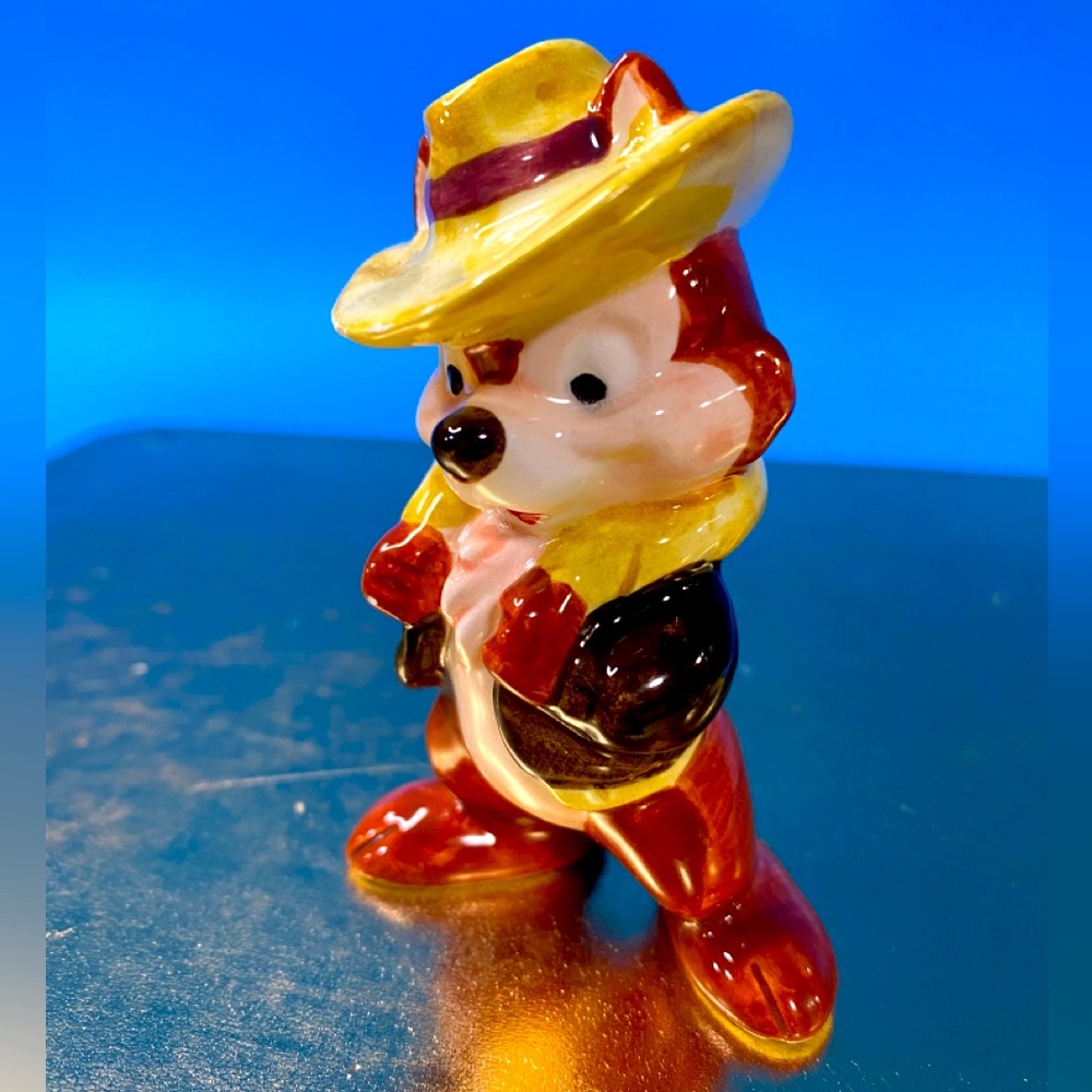 Disney’s Chip ‘N Dale Rescue Rangers VTG Hand Painted Porcelain Figurine Japan